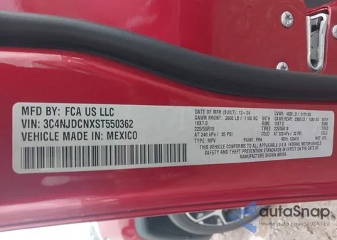 2025 Jeep Compass Limited 4X4 z USA, uszkodzony, nr VIN 3C4NJDCNXST550362